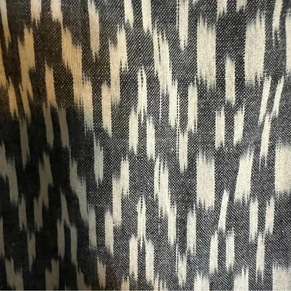 Deby Debo Crochet Fringe Printed Top Size Small - Picture 3 of 8